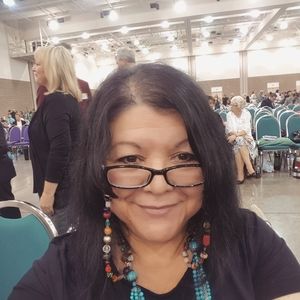 Meet your Posher, Debi